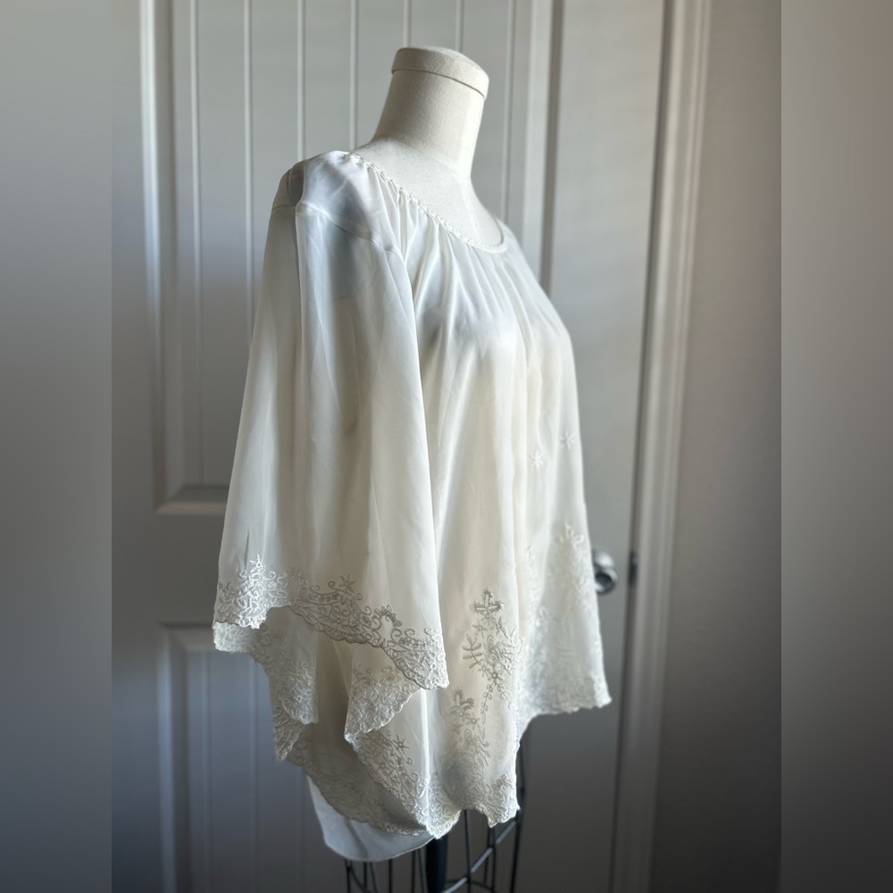 Adrienne Vittadini Women Blouse L Batwing Flowy Poncho Top Lace Angel sleeve